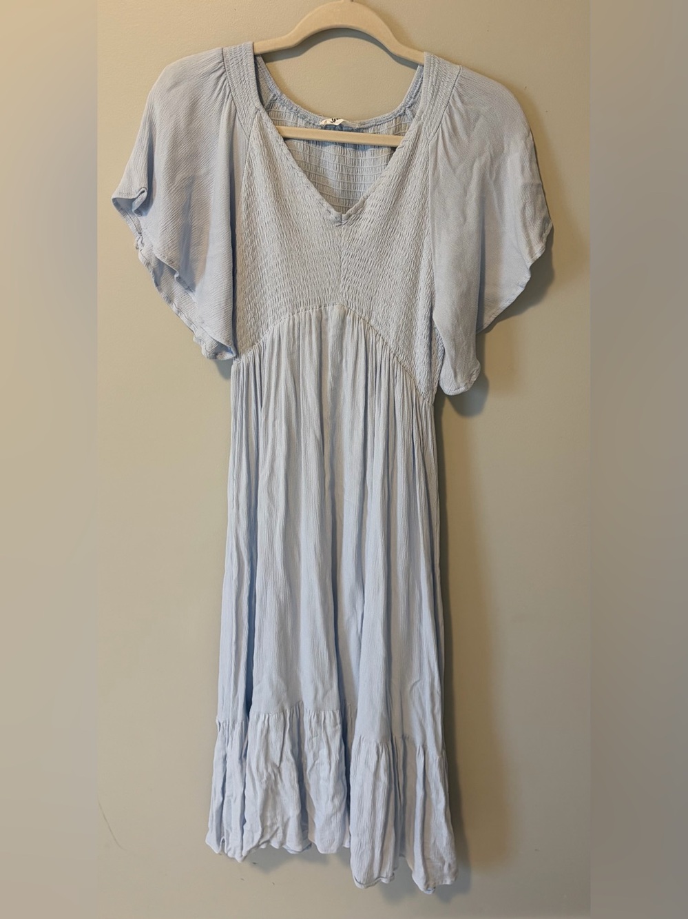 Women's Light Blue Smocked V-Neck Casual Dress